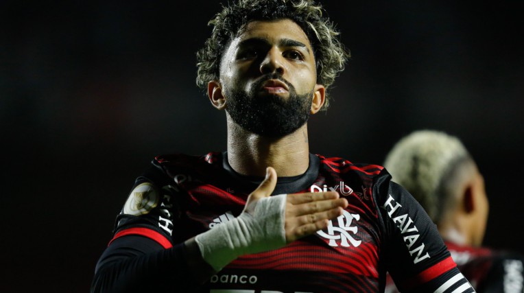 Corinthians vence o Flamengo e consegue a vantagem na semifinal do  Brasileiro