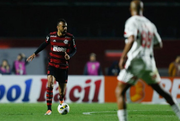 Zagueiro do Flamengo convoca torcida para partida decisiva na Libertadores
