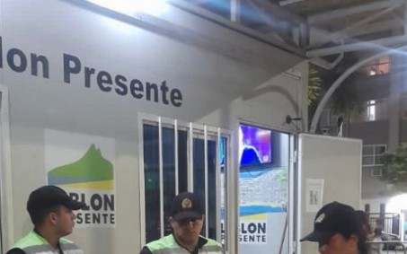 Suspeita de agredir filho de 11 anos com uma frigideira quente é presa na Zona Sul do Rio