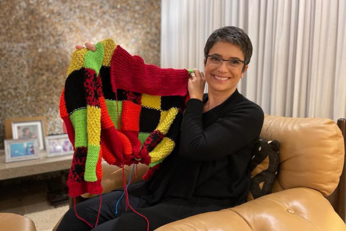 Sandra Annenberg aprendeu a tricotar durante a pandemia