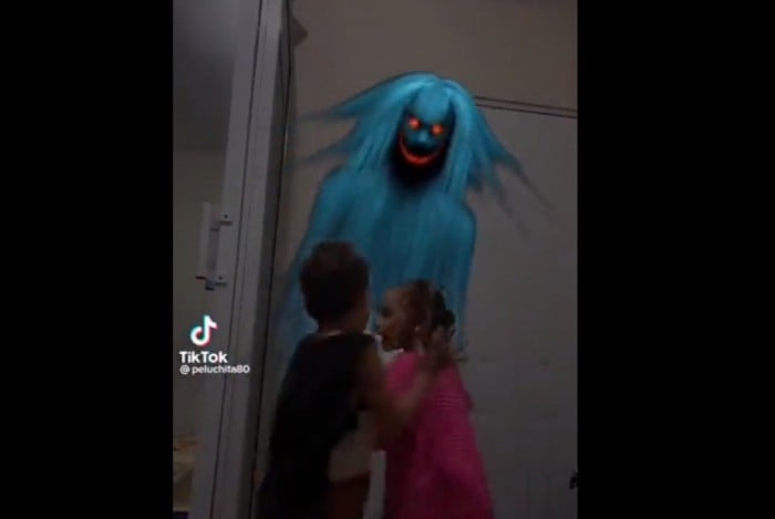 Crianças se assustam com efeito de fantasma em aplicativo de celular
