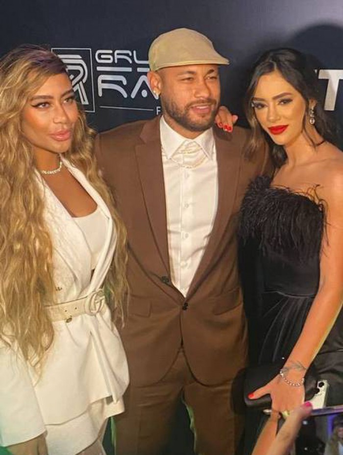 Neymar com a irmã e Bruna Biancardi na última aparição pública do casal