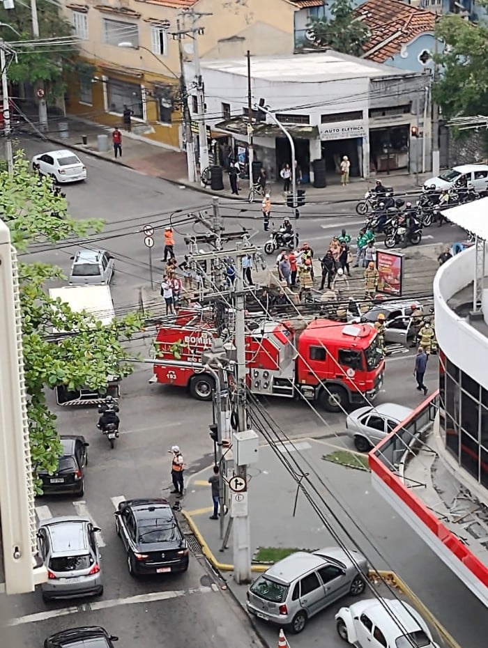Acidente deixa duas pessoas feridas em Niterói