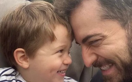 Thales Bretas comemora aniversario de filho caçula, Gael