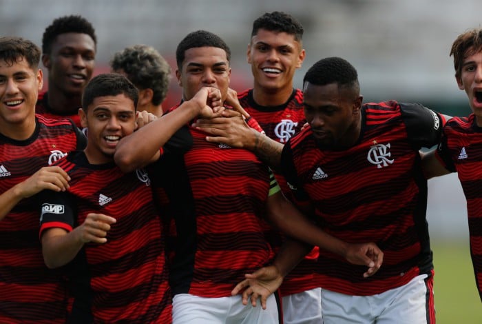 Igor Jesus foi o autor do gol do Flamengo na vitória sobre o Internacional