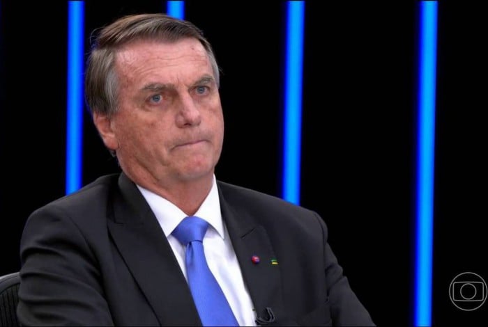 Bolsonaro insiste em pôr em dúvida urnas e entra em embate com Bonner no JN