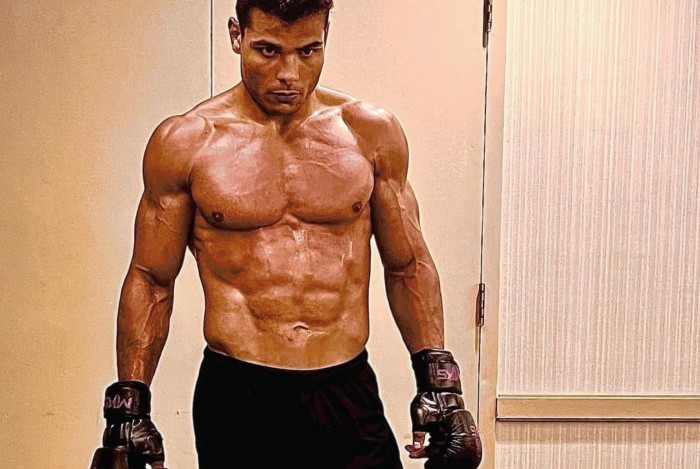Paulo Borrachinha venceu Luke Rockhold e chegou a 14 triunfos no UFC