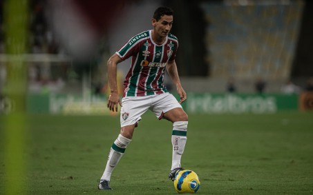 Fluminense domina Corinthians, mas cede empate no fim em primeiro jogo da semifinal da Copa do Brasil