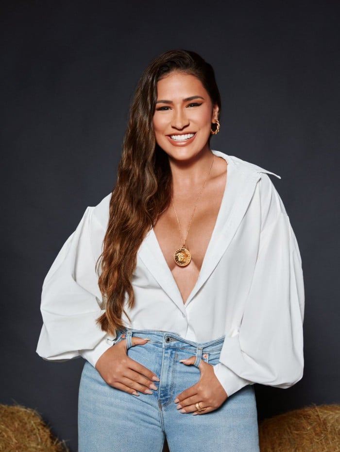 Simone Mendes pede dicas de fãs para montar repertório de futuros shows