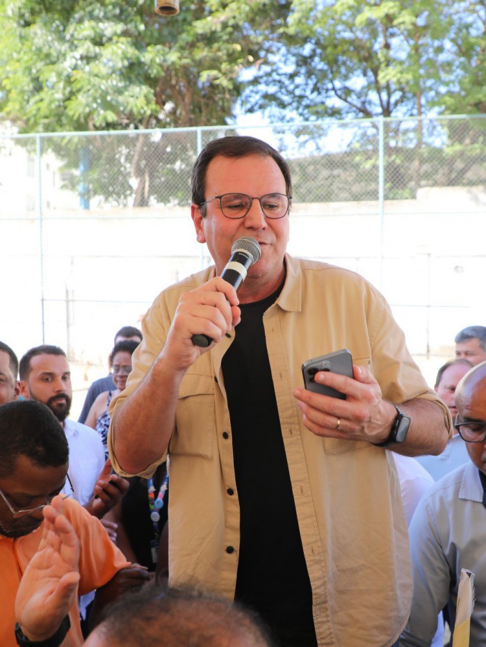 Prefeito Eduardo Paes com lideranças comunitárias, na Fazenda Botafogo, na Zona Norte