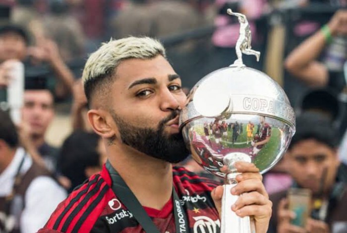 Gabigol comemorando o título da Libertadores de 2019