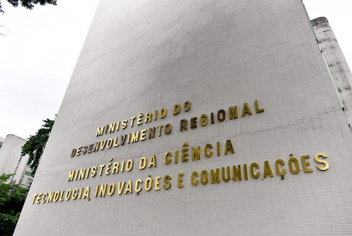 Segundo a ICTP.Br, proposta do governo é uma manobra para retirar recursos do financiamento à ciência brasileira