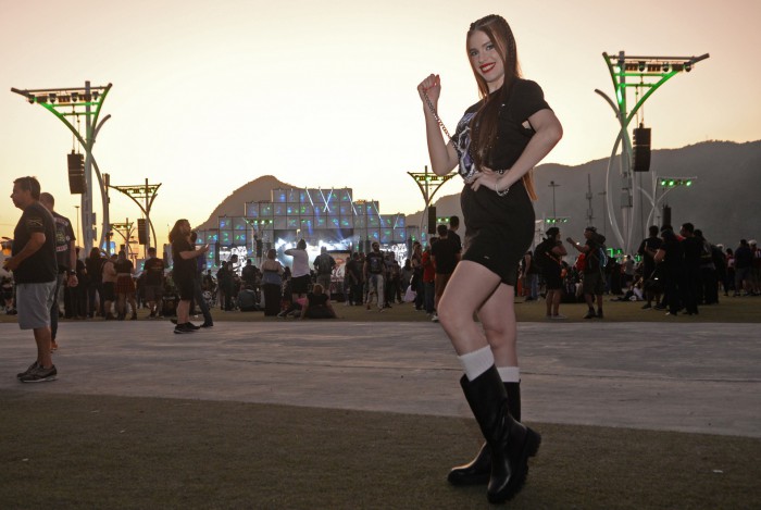 02/09/2022 - ROCKINRIO - Movimentação do publico, durante o primeiro dia do Festival Rock In Rio, realizado na Cidade do Rock, Zona Oeste do Rio de Janeiro, nesta sexta-feira(02). Na foto Kelen Azevedo
