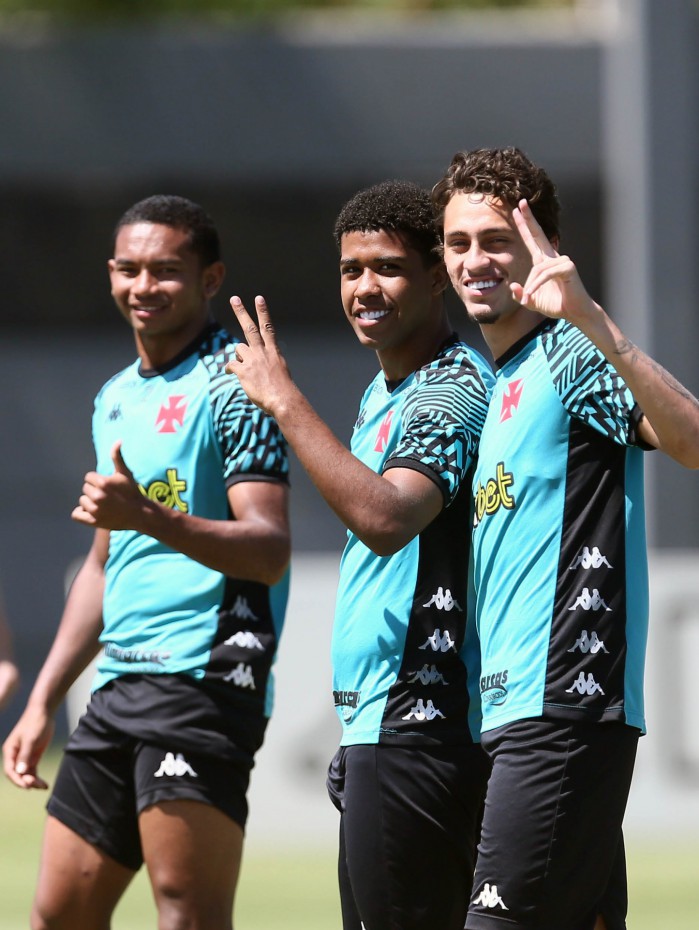 Eguinaldo, Andrey e Marlon no CT Moacyr Barbosa na Cidade de Deus em 01o de setembro de 2022. Foto: Daniel RAMALHO/VASCO