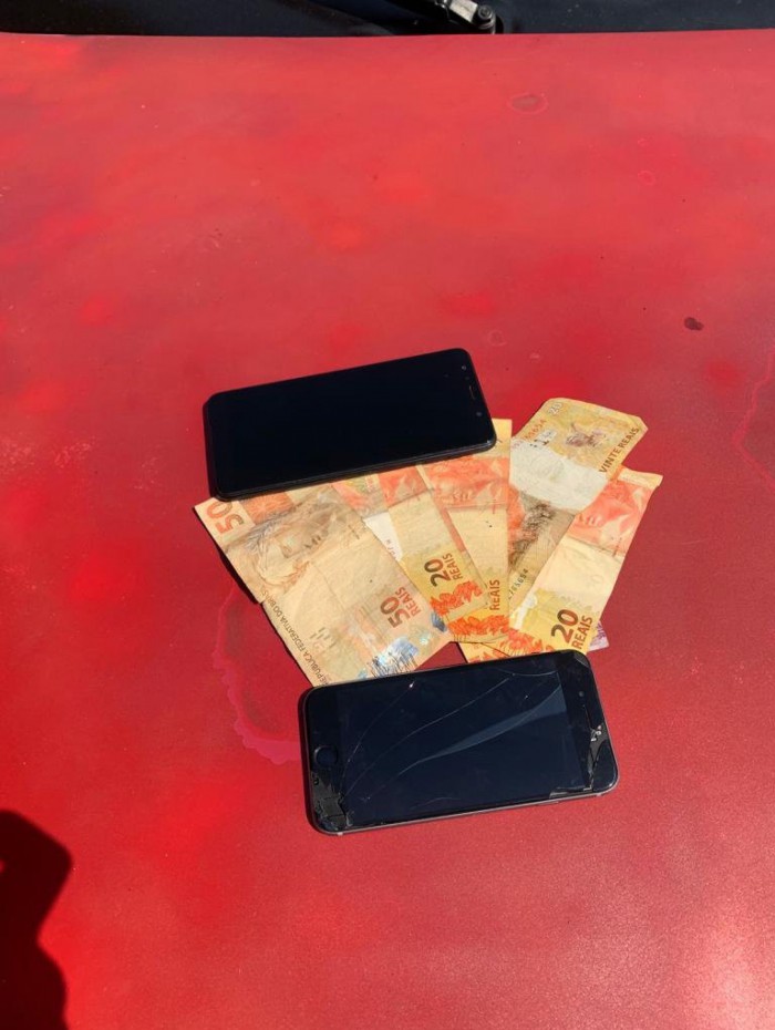 Duzentas pratas que os pregos já haviam arrecadado foram pra DP 