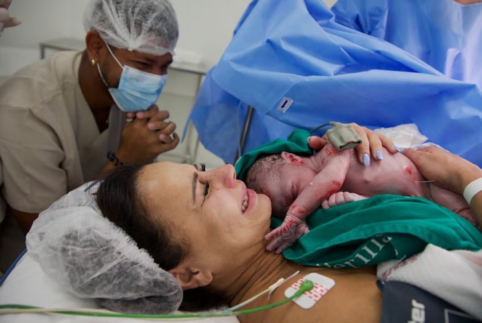 Viviane Araújo da à luz e compartilha primeiros cliques de Joaquim