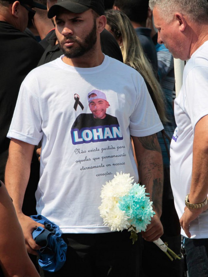 Na despedida, camisas estampavam o rosto de Lohan Pinheiro