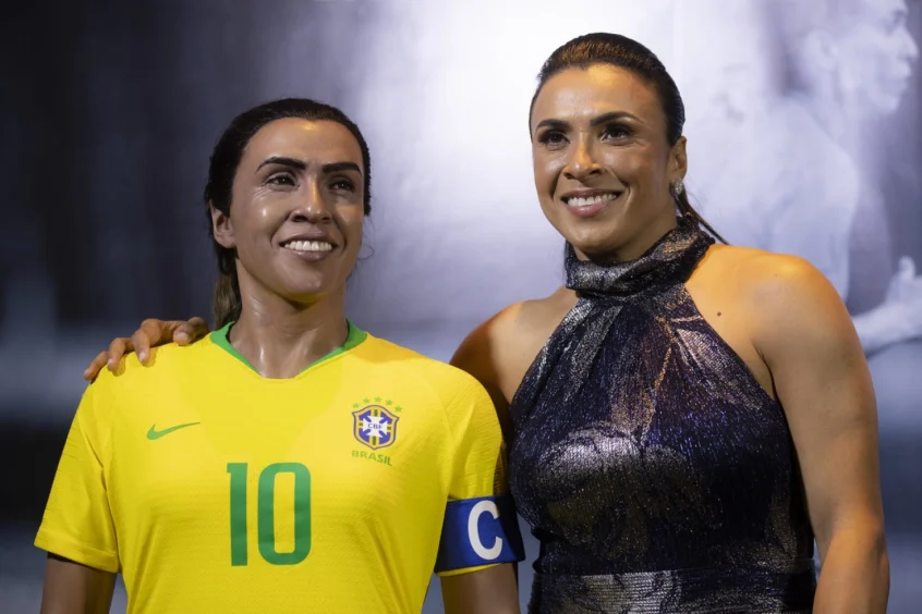Museu da sele&ccedil;&atilde;o brasileira agora conta com uma est&aacute;tua da Marta