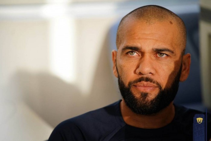 Daniel Alves é jogador do Pumas