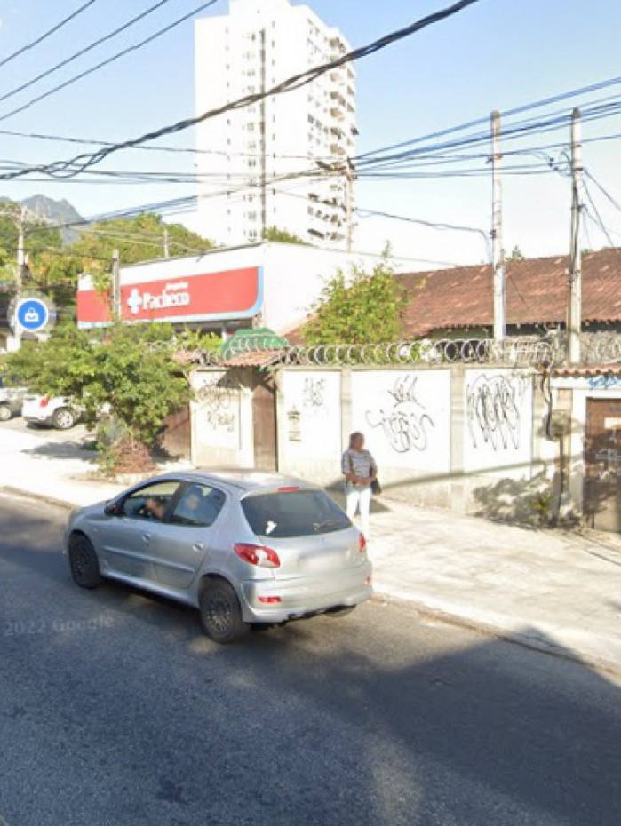 Estrada do Pau-Ferro 