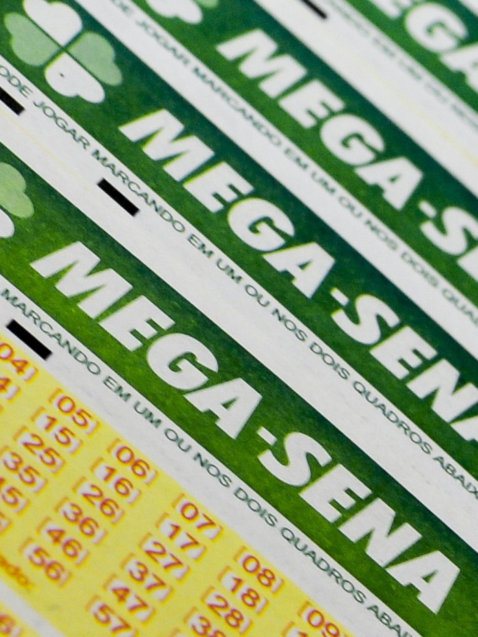 Segundo a Caixa, caso um apostador acerte o pr&ecirc;mio principal e aplique todo o valor na poupan&ccedil;a, receber&aacute; R$ 828,7 mil de rendimento no primeiro m&ecirc;s