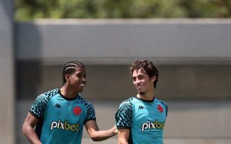 Com dor muscular, Palácios desfalca o Vasco contra o Cruzeiro; confira os relacionados