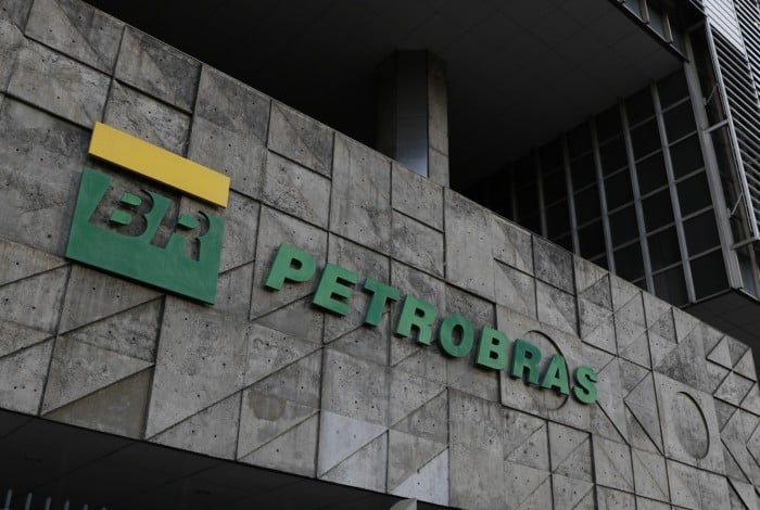 Petrobras pode distribuir aos acionistas R$ 50 bilhões em dividendos 
