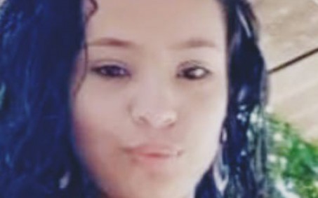 Mãe procura filha que sumiu a caminho da escola em Niterói 