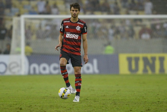 Rodrigo Caio é zagueiro do Flamengo