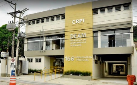 'Sente bastante dor', relata irmã de jovem que foi agredida por discussão política em Angra