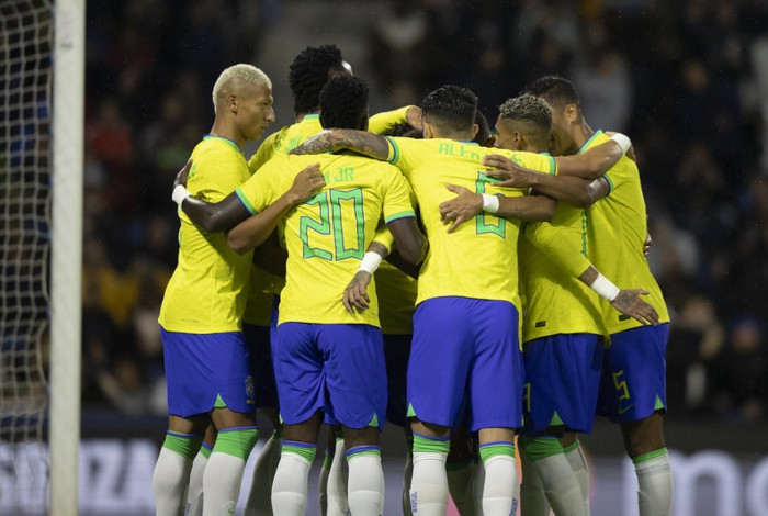 Seleção brasileira usará a camisa amarela em dois jogos da Copa do Mundo