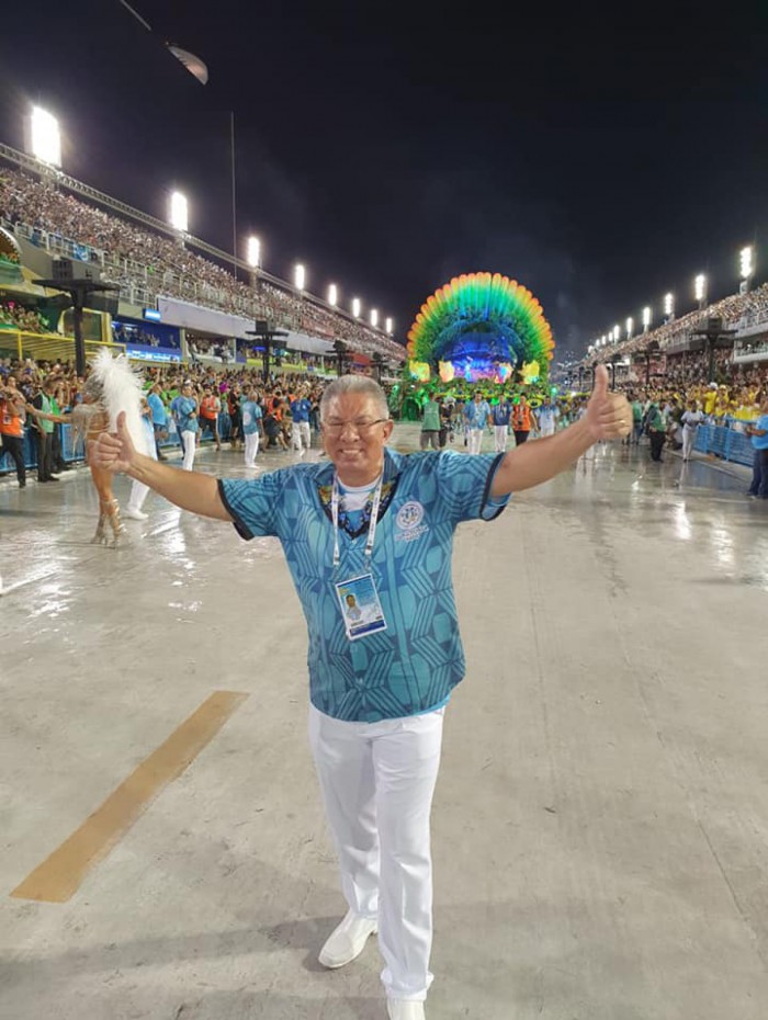 Em 2010, Moisés foi preso por corrupção, contrabando e formação de quadrilha quando presidia a escola