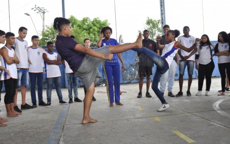 Escola de Nova Iguaçu encerra eventos de alusão ao Setembro Azul