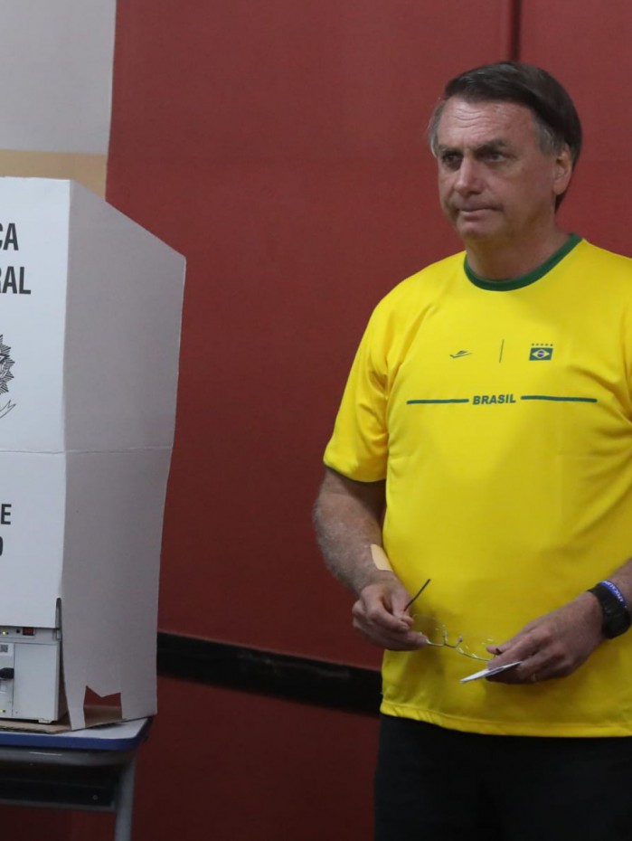 No 1&ordm; turno das elei&ccedil;&otilde;es, o presidente Jair Bolsonaro votou na Vila Militar, em Deodoro, Rio de Janeiro.