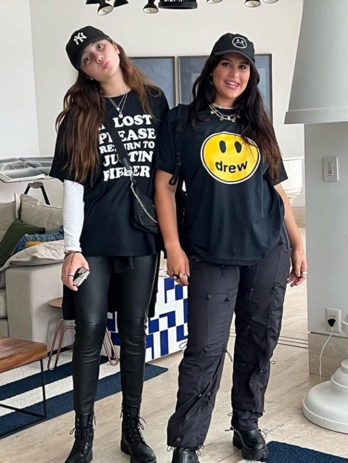 Giulia Costa com a irmã Olívia 