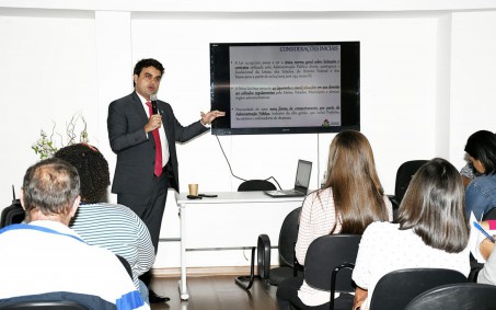 Escola de governo capacita servidores de Nova Iguaçu sobre Lei de licitações