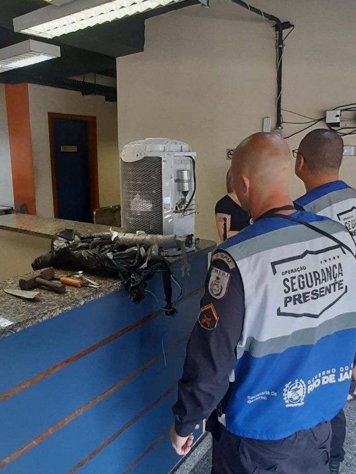 Policiais do Tijuca Presente prenderam homem por furtar ar-condicionado