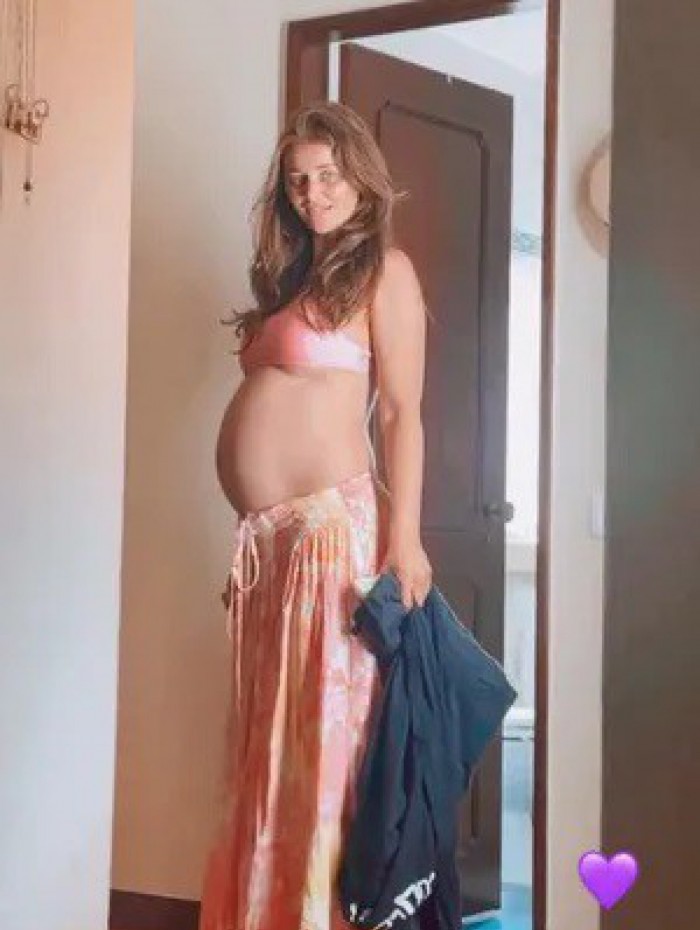 Cintia Dicker recebe elogios do marido, Pedro Scooby