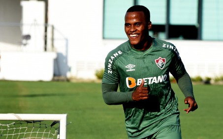 Fluminense quita pendência com clube colombiano e finaliza operação envolvendo Jhon Arias