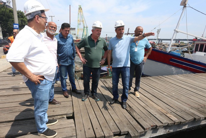 O prefeito de Niterói, Axel Grael, vistoriou o canteiro de obras, que inclui o novo deck.
