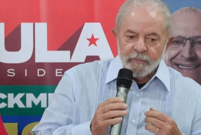 Com ausência de Lula (PT), somente o presidente Jair Bolsonaro (PL) será entrevistado às 21h30 pelo pool.
