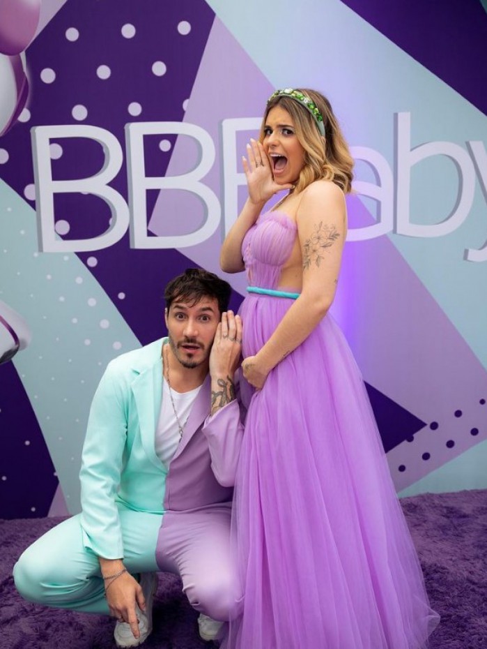 Viih Tube fazem chá de bebê com tema 'BBB'