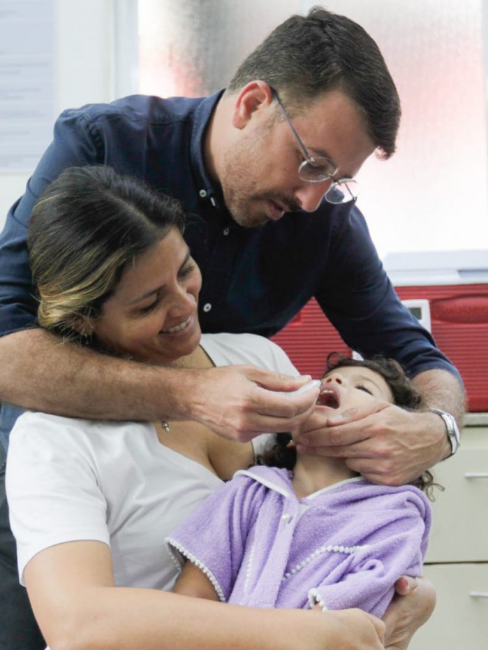 Sofia, de 3 anos, recebeu a vacina contra a poliomielite no Centro Municipal de Saúde Píndaro de Carvalho Rodrigues, na Gávea