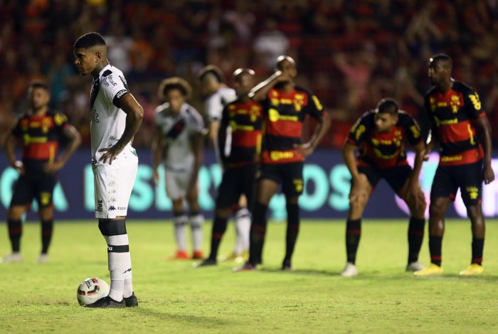 Raniel marcou o gol de empate do Vasco contra o Sport