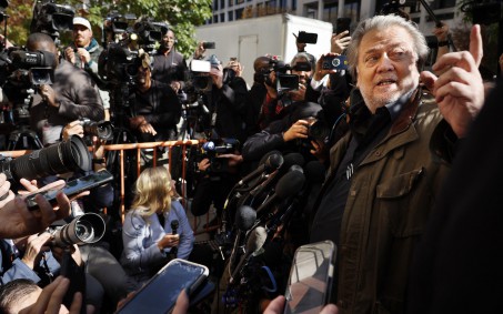 Guru de Trump, Bannon é condenado a quatro meses de prisão por desacato ao Congresso