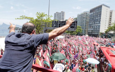 Rodrigo Neves reúne 30 mil em apoio a Lula