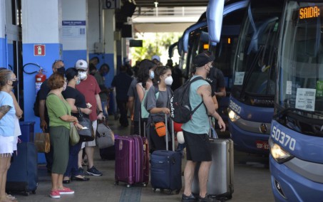Passagens de viagens Rio-SP são suspensas após protestos na Via Dutra