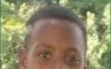 Família procura menino que sumiu ao sair para vender doces na Zona Oeste