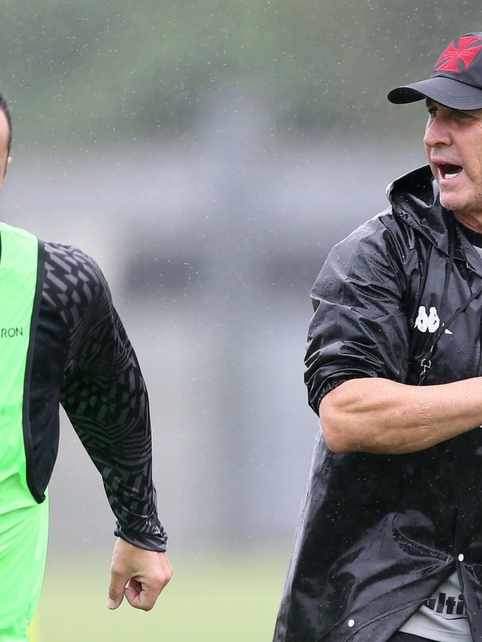 Jorginho instrui no treino do Vasco da Gama no CT Moacyr Barbosa em 01o de novembro de 2022. Foto: Daniel RAMALHO/VASCO