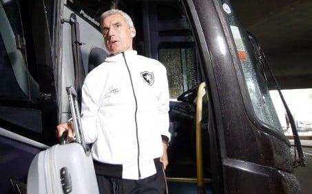 Luís Castro não joga a toalha em disputa do Botafogo por vaga na Libertadores: 'Vamos sempre lutar'